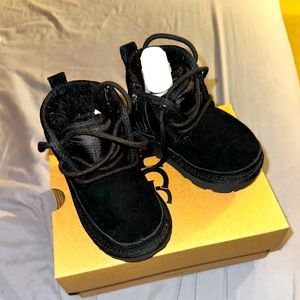 Ugg boots for boys size 7